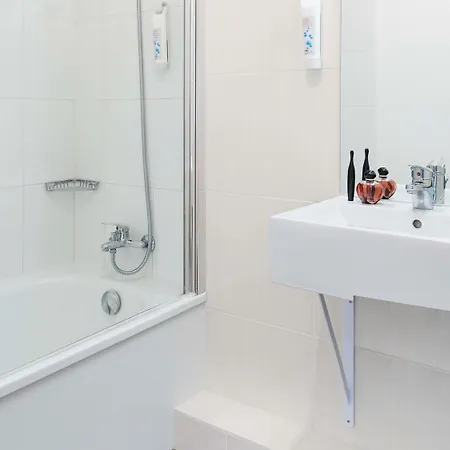 Ibis Budget Bobigny Pantin Hotel 2*