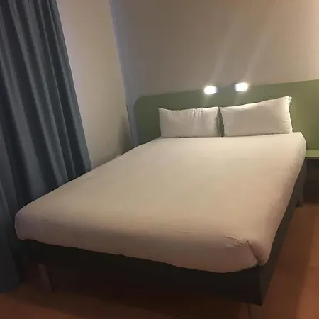 Ibis Budget Bobigny Pantin 2* Parigi